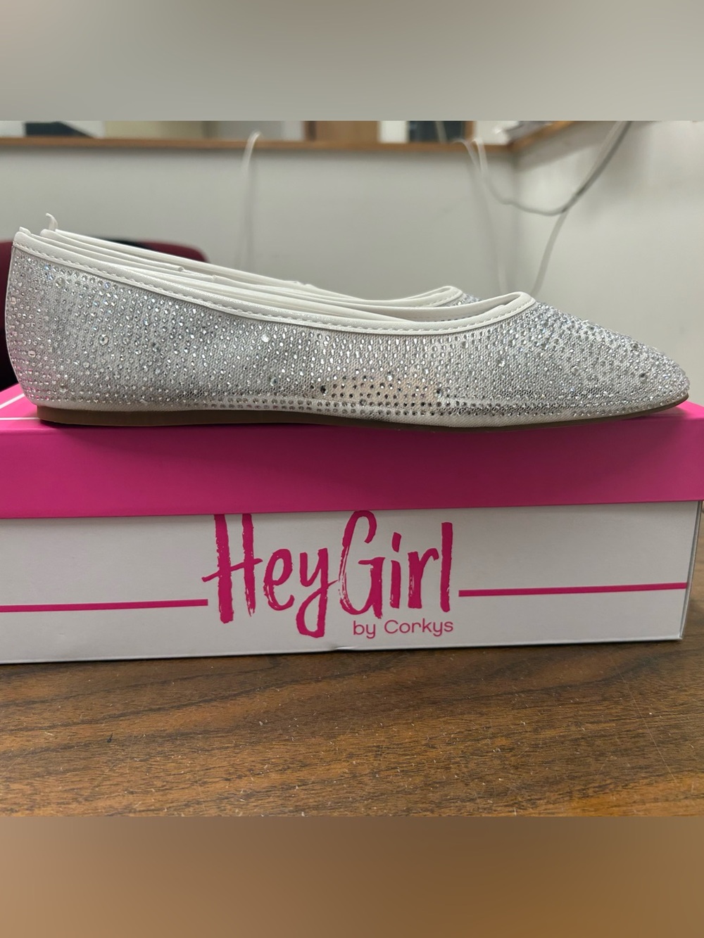 New Corkys It's a Vibe Rhinestone Embellished White Ballet Flat in White Sz 8 - Picture 8 of 11